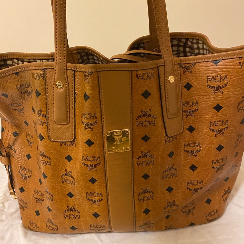 MCM Liz Reversible Medium Visetos Tote Bag